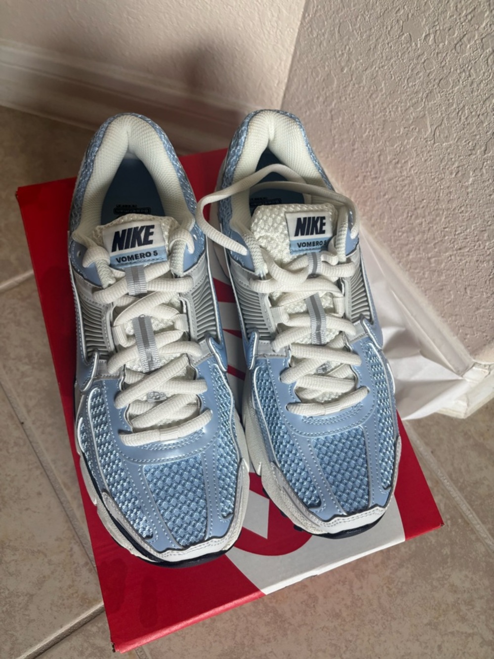 Nike Zoom Vomero  Women’s Royal Tint Photon Dust Running Sneakers